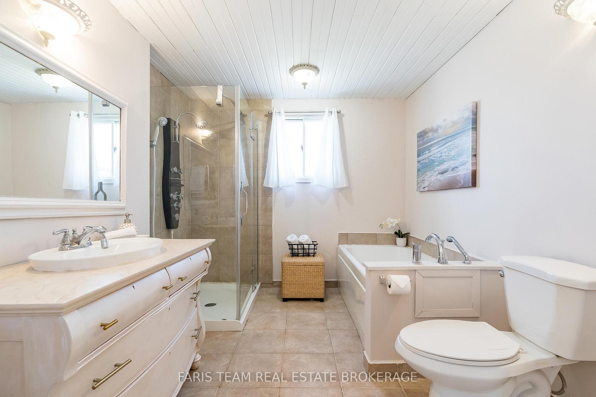 Photo 13 of 671 Algonquin Drive, Midland — HOMEH