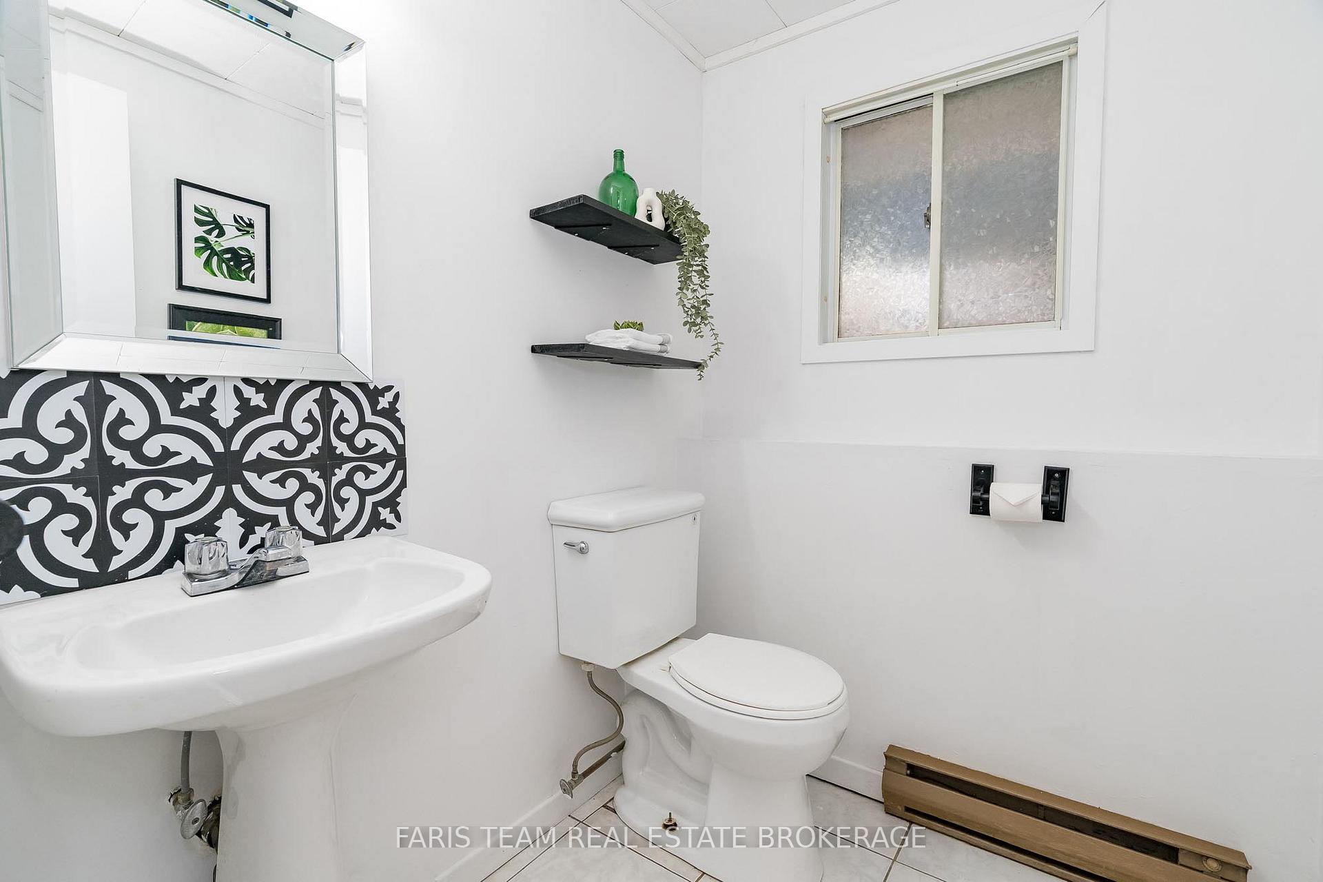 Photo 19 of 671 Algonquin Drive, Midland — HOMEH