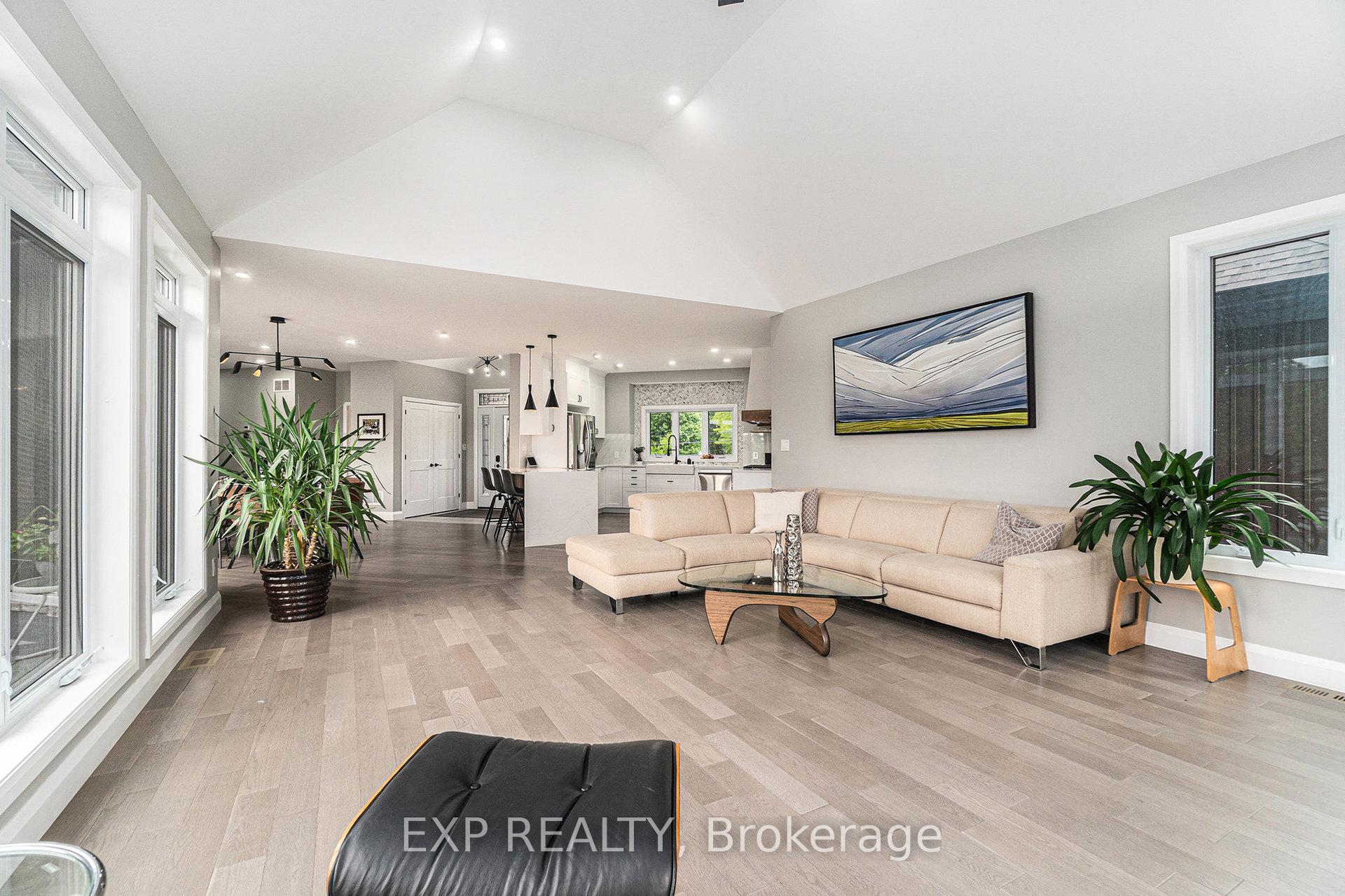 Photo 6 of 21 Constance Lake Road, Ottawa, Kanata - Kanata (North East) — HOMEH