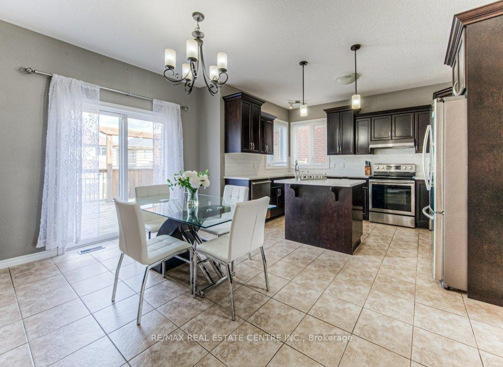 Photo 10 of 950 Pebblecreek Court, Kitchener — HOMEH