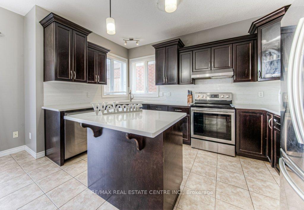 Photo 12 of 950 Pebblecreek Court, Kitchener — HOMEH
