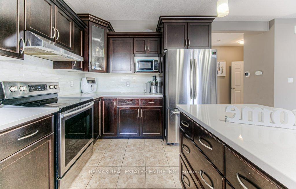 Photo 14 of 950 Pebblecreek Court, Kitchener — HOMEH