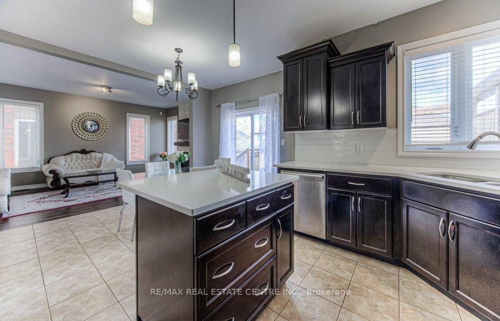 Photo 15 of 950 Pebblecreek Court, Kitchener — HOMEH
