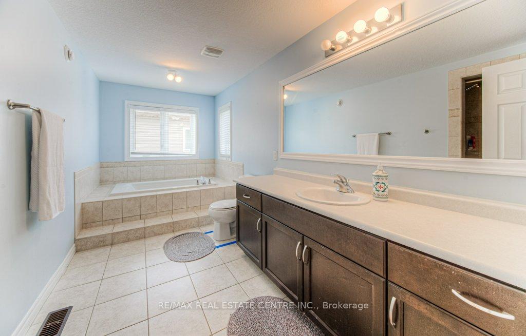 Photo 23 of 950 Pebblecreek Court, Kitchener — HOMEH