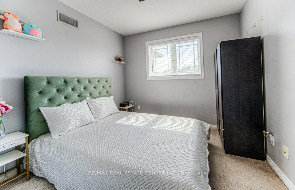 Photo 25 of 950 Pebblecreek Court, Kitchener — HOMEH