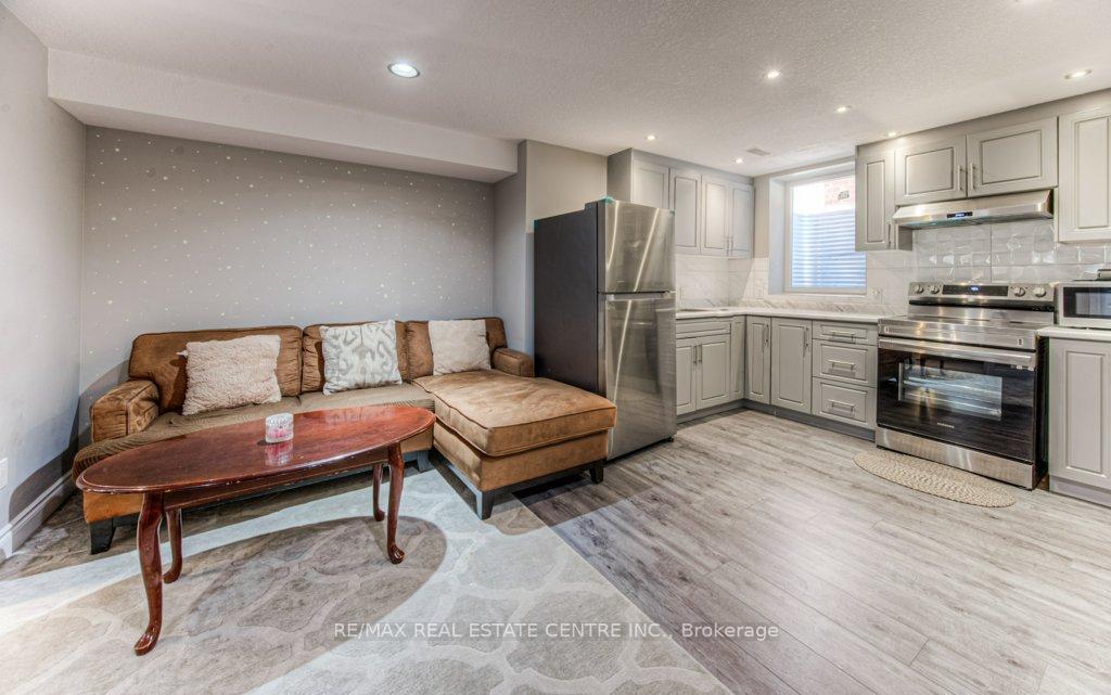 Photo 30 of 950 Pebblecreek Court, Kitchener — HOMEH