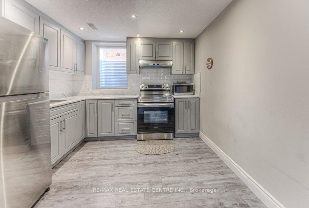 Photo 31 of 950 Pebblecreek Court, Kitchener — HOMEH