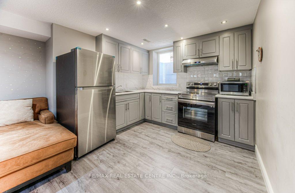 Photo 32 of 950 Pebblecreek Court, Kitchener — HOMEH