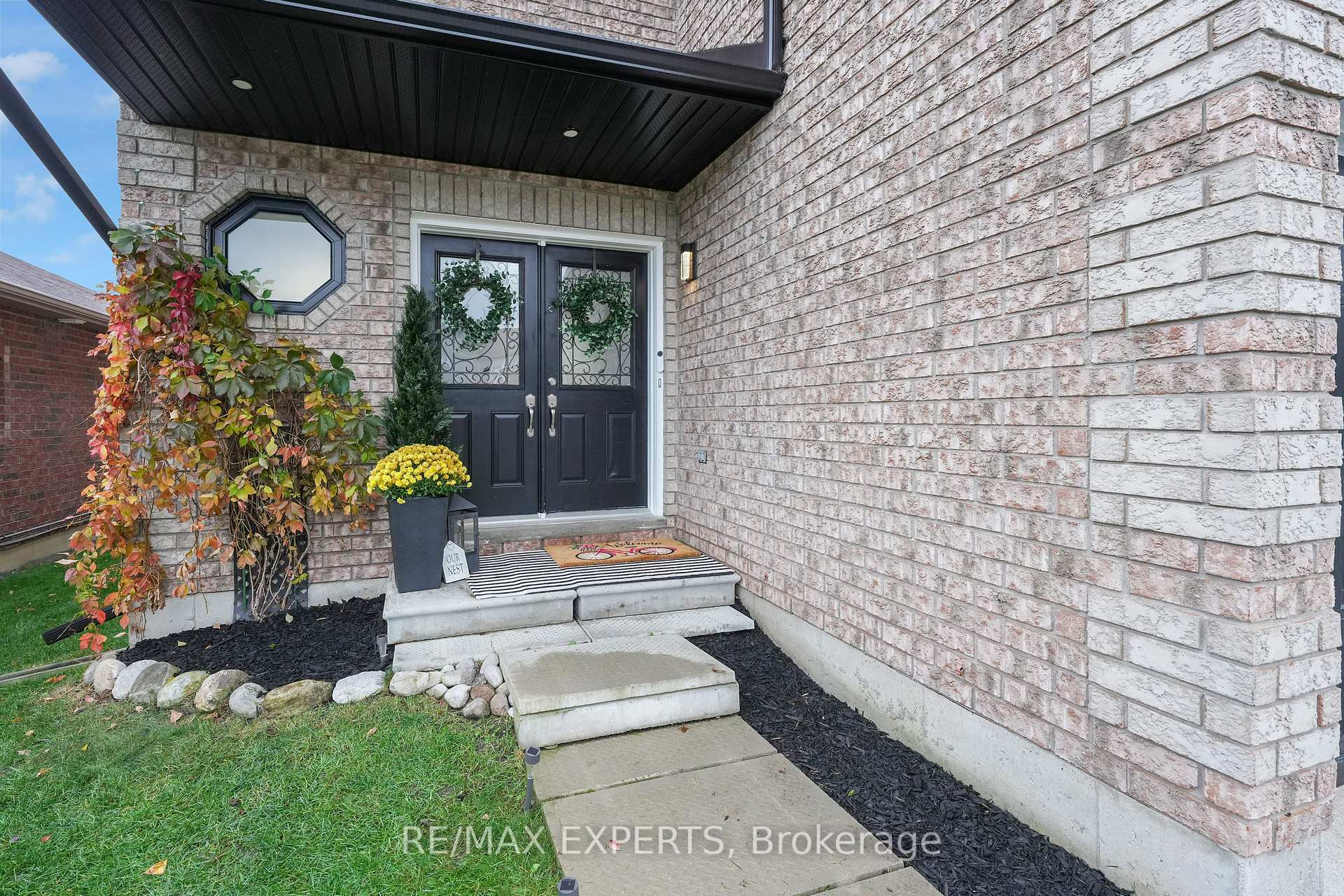 Photo 3 of 1494 Rankin Way, Innisfil, Alcona — HOMEH