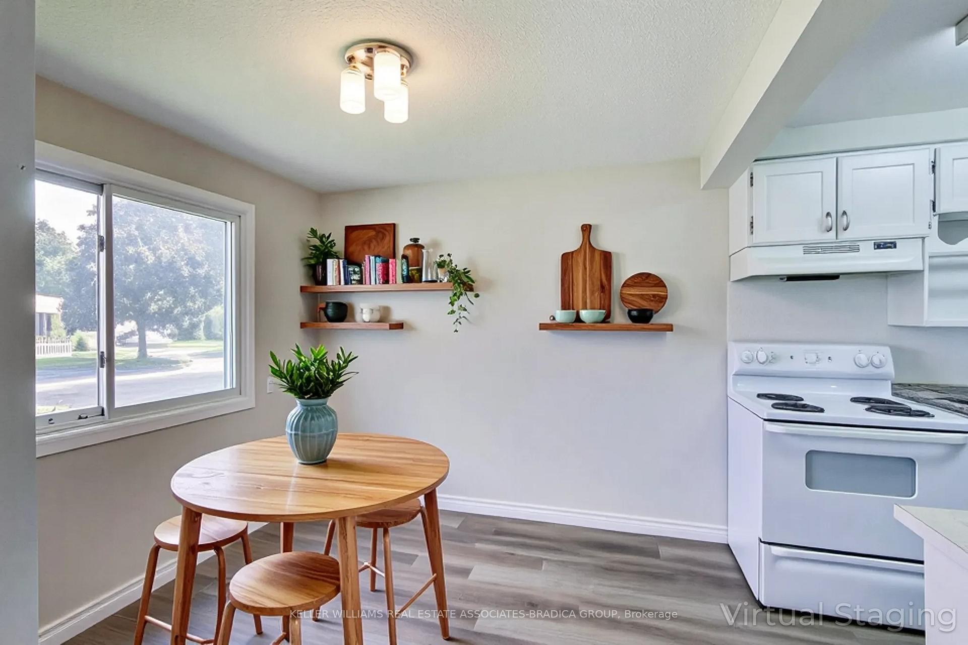 Photo 3 of 22 Lucerne Drive, Kitchener, Alpine — HOMEH