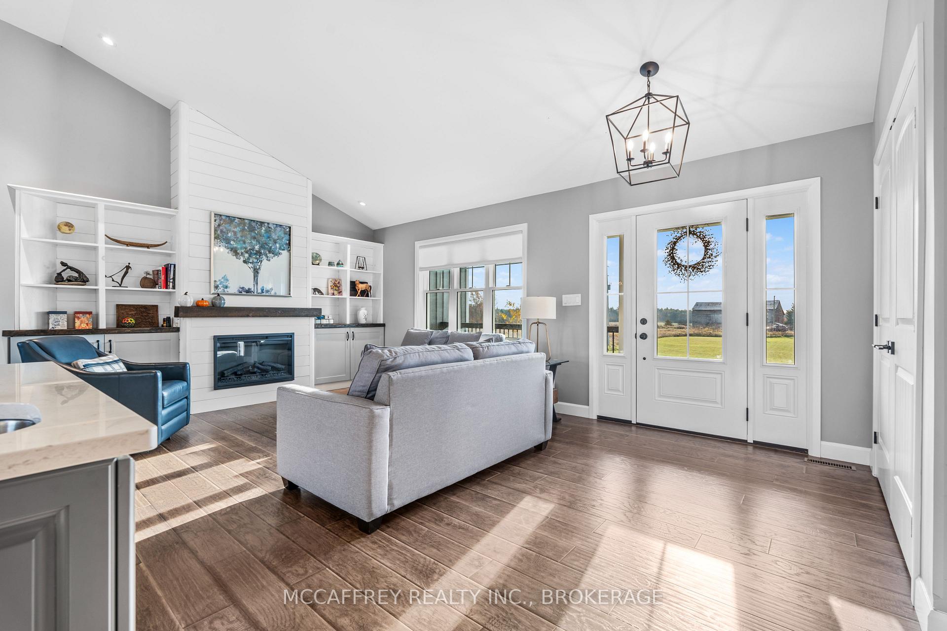 Photo 5 of 1587 Switzerville Road, Loyalist, Lennox and Addington - South — HOMEH