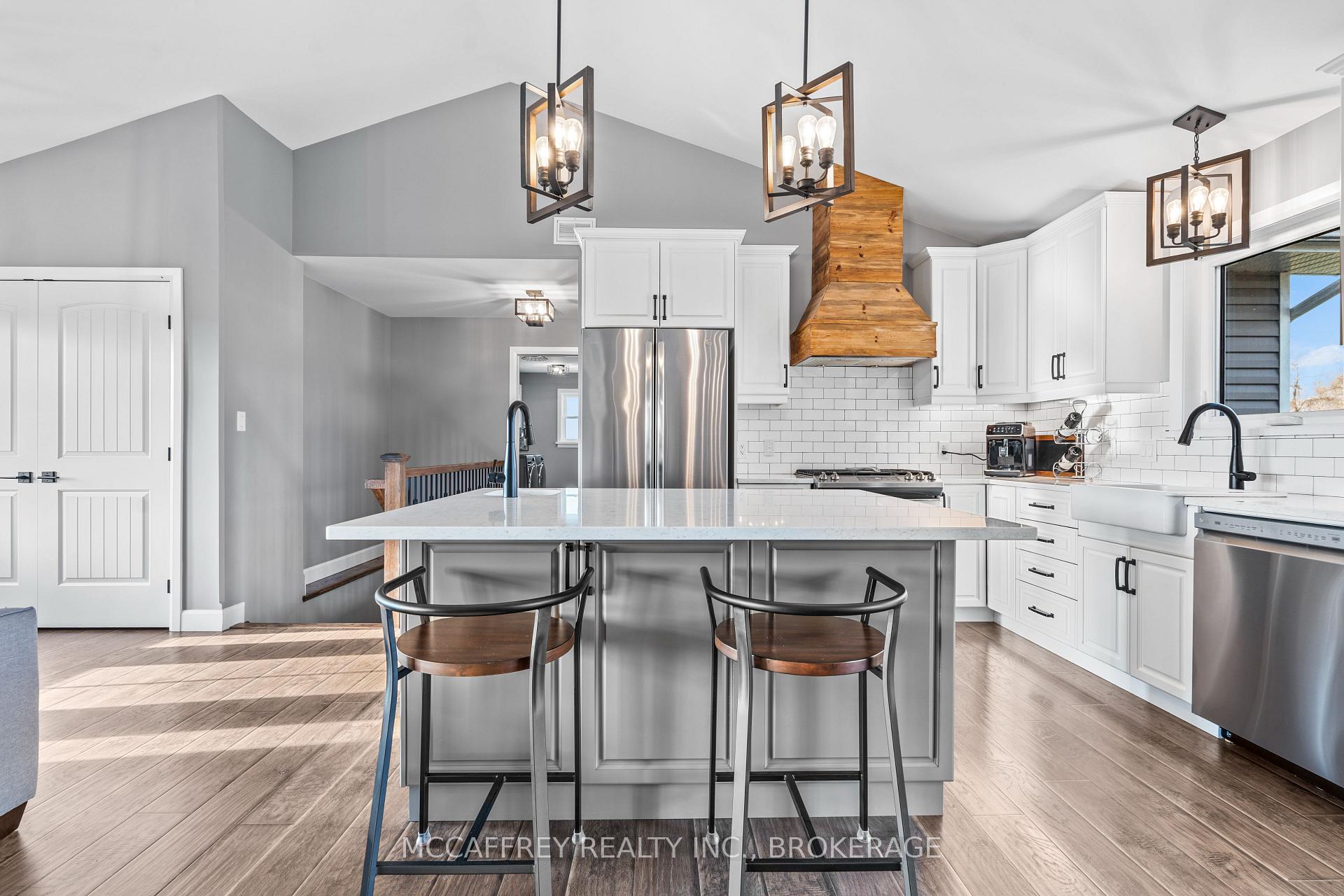 Photo 7 of 1587 Switzerville Road, Loyalist, Lennox and Addington - South — HOMEH