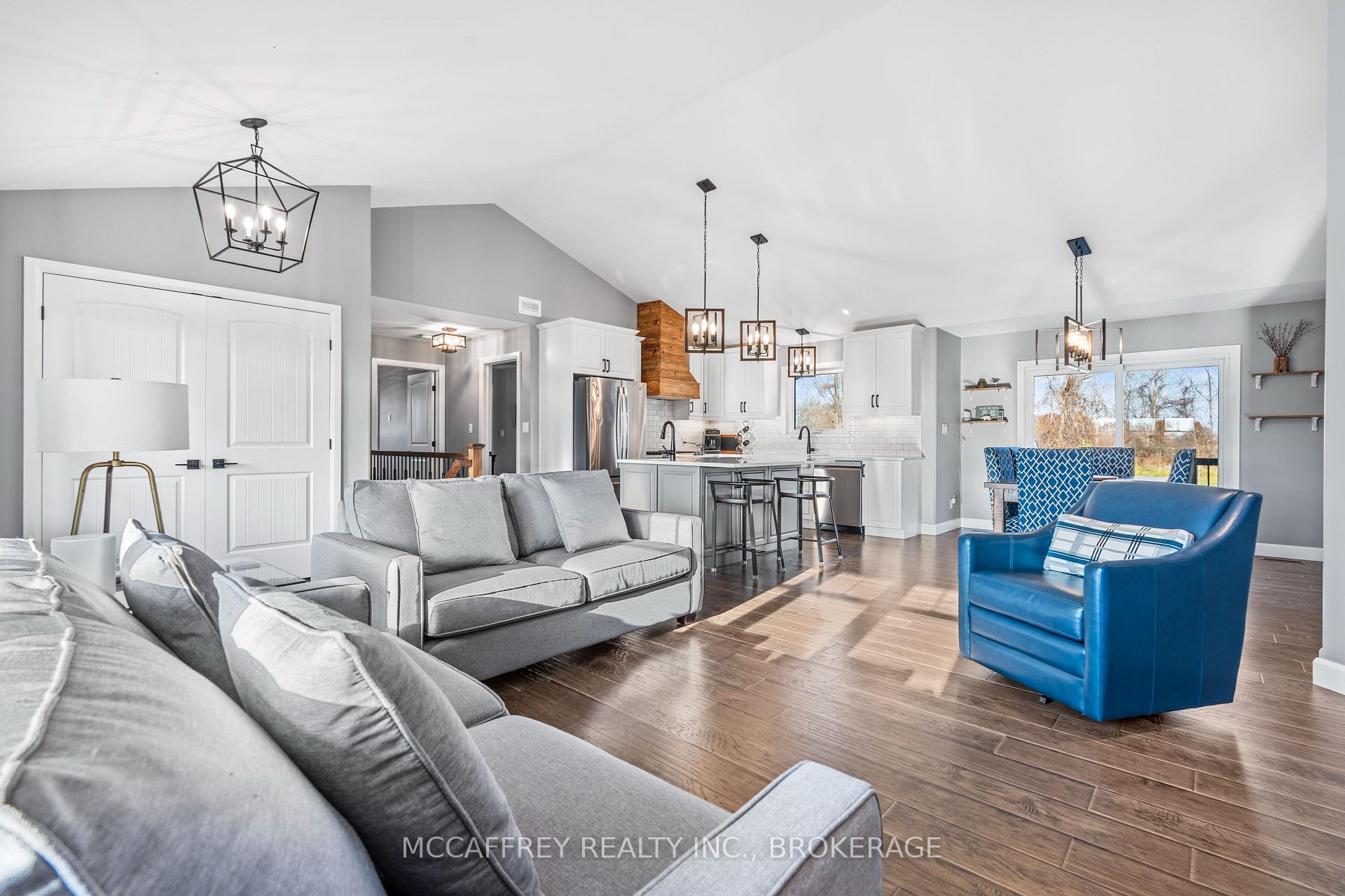 Photo 8 of 1587 Switzerville Road, Loyalist, Lennox and Addington - South — HOMEH