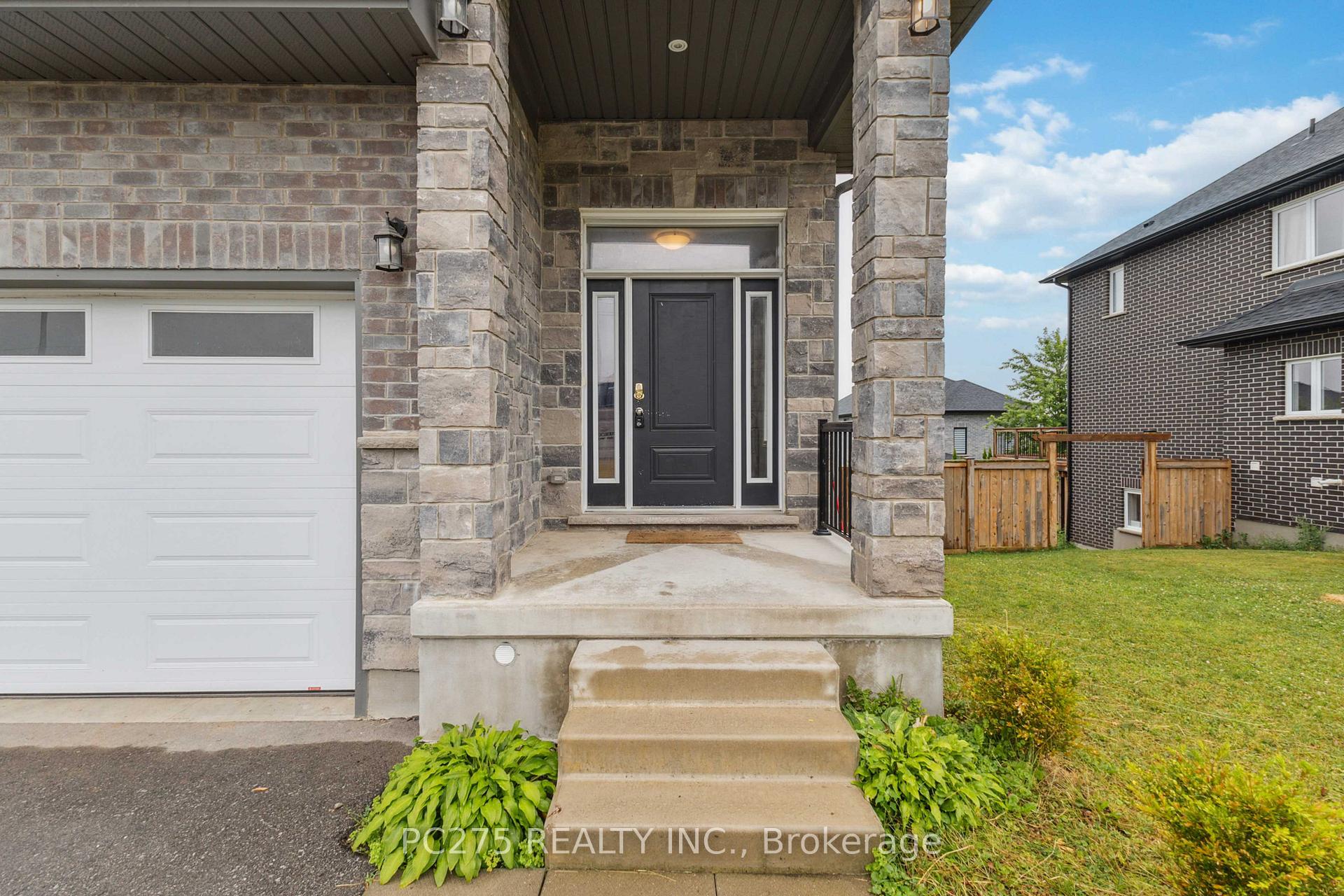 Photo 6 of 170 Queen Street, Middlesex Centre, Komoka — HOMEH