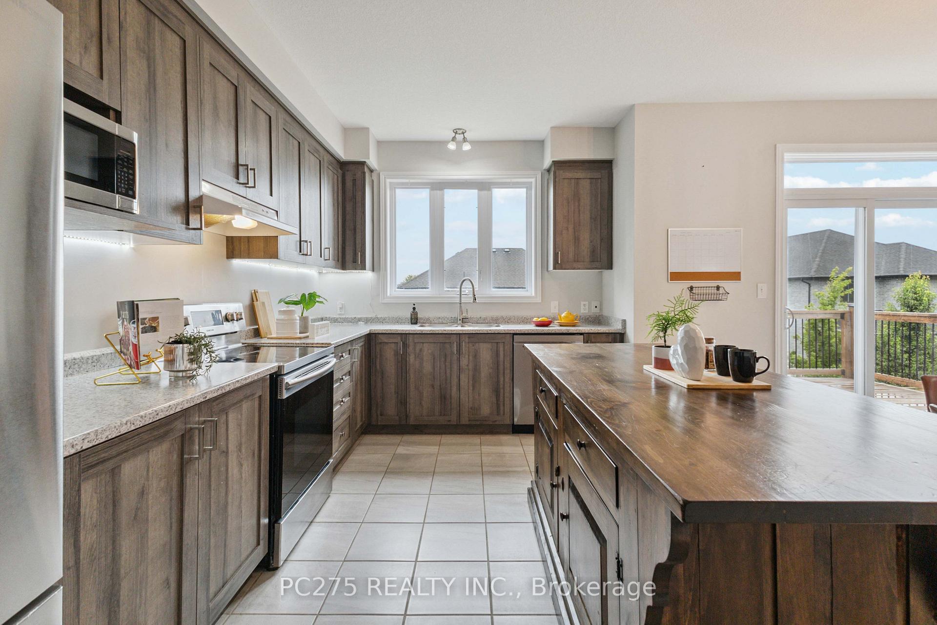 Photo 17 of 170 Queen Street, Middlesex Centre, Komoka — HOMEH
