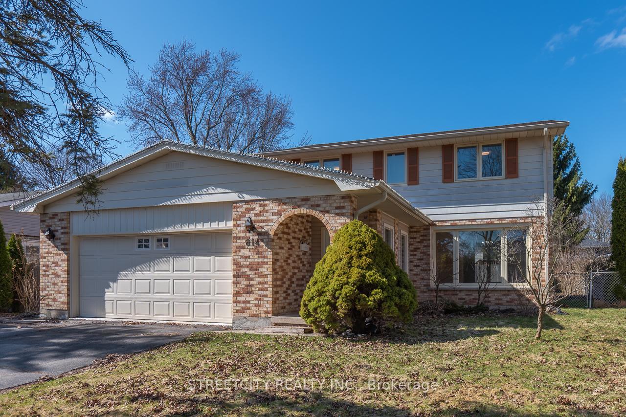 Front of 814 Grenfell Drive
