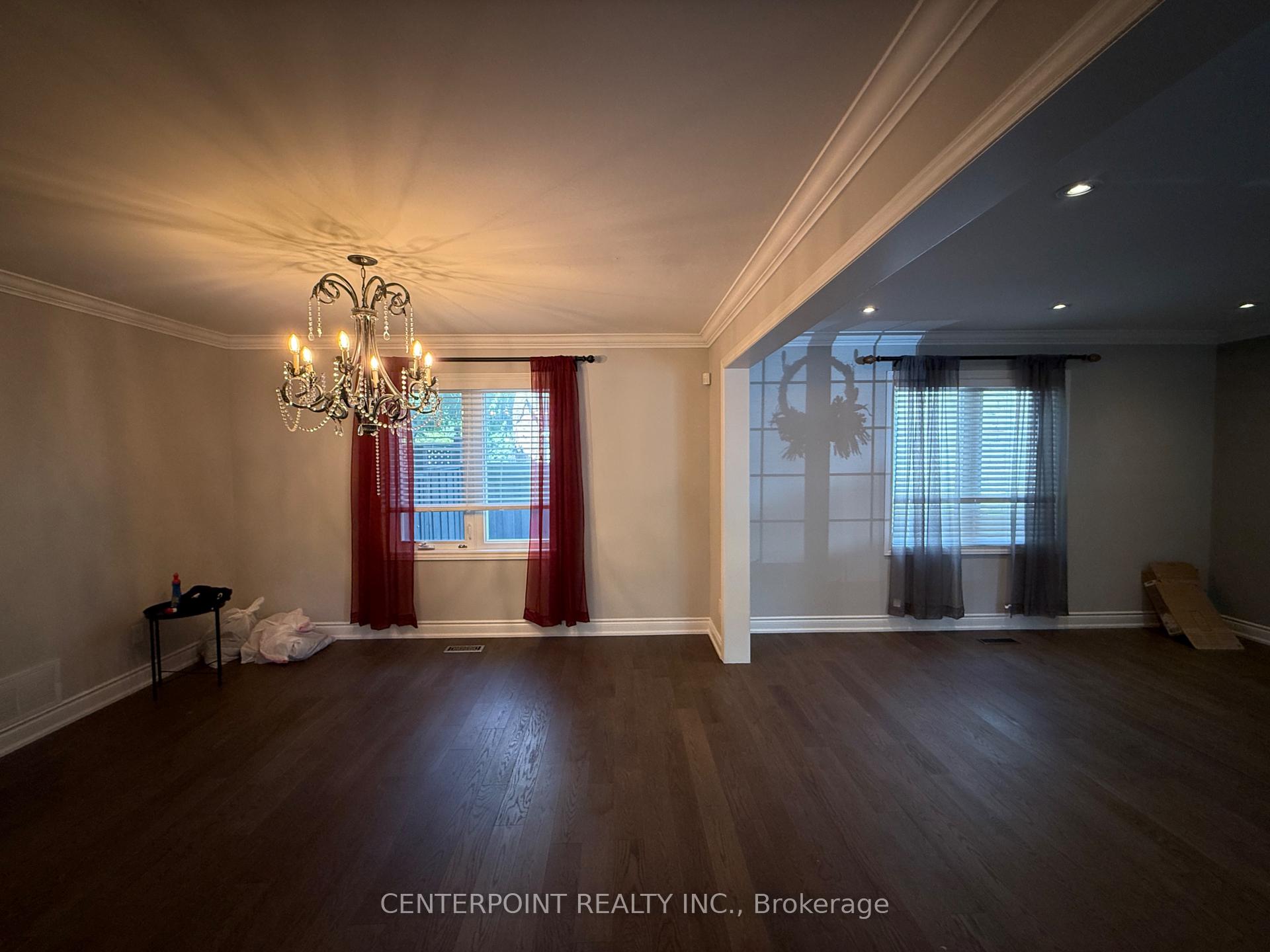 Photo 3 of 1 Rae Crescent, Markham, Unionville — HOMEH