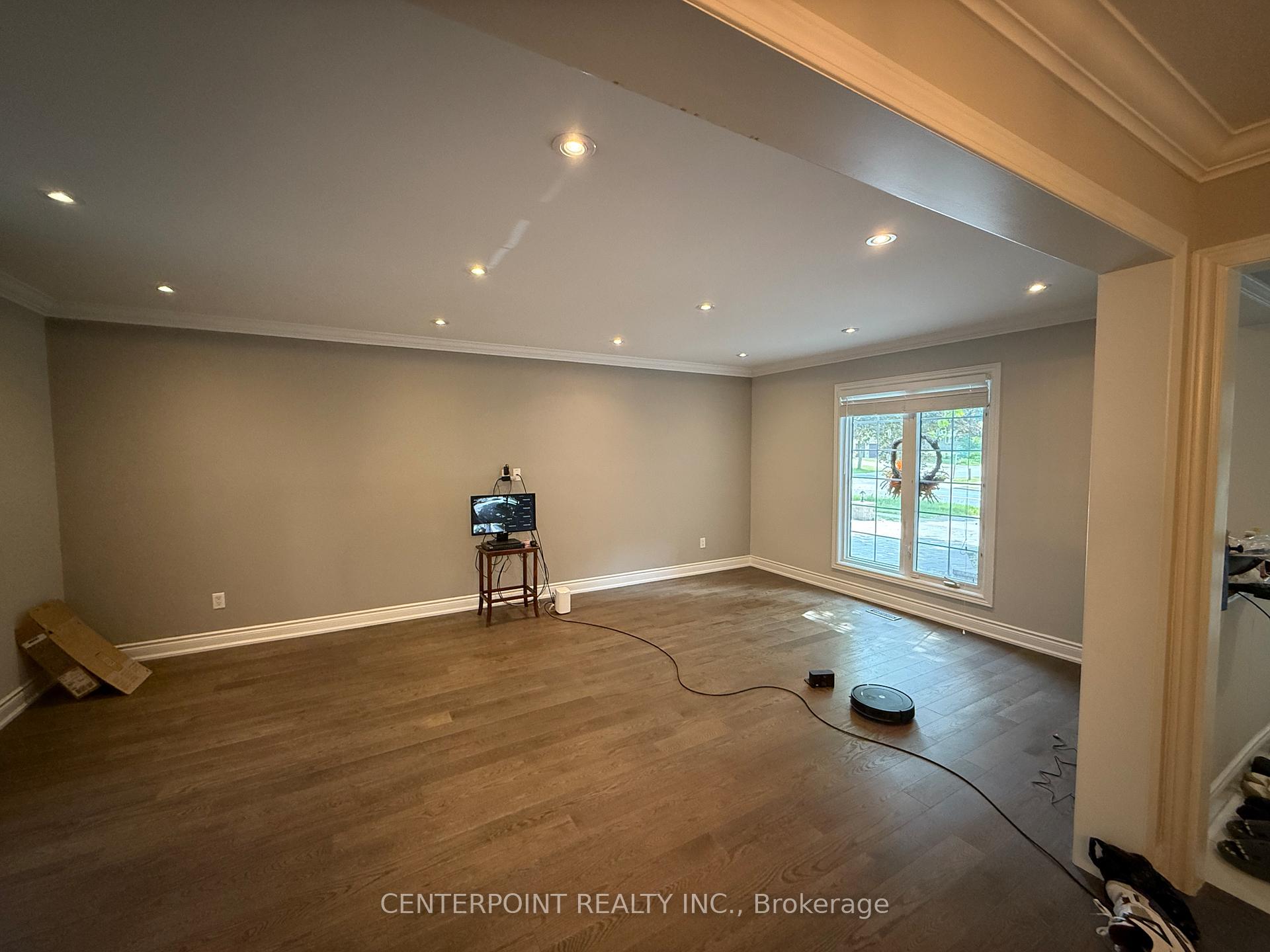 Photo 4 of 1 Rae Crescent, Markham, Unionville — HOMEH