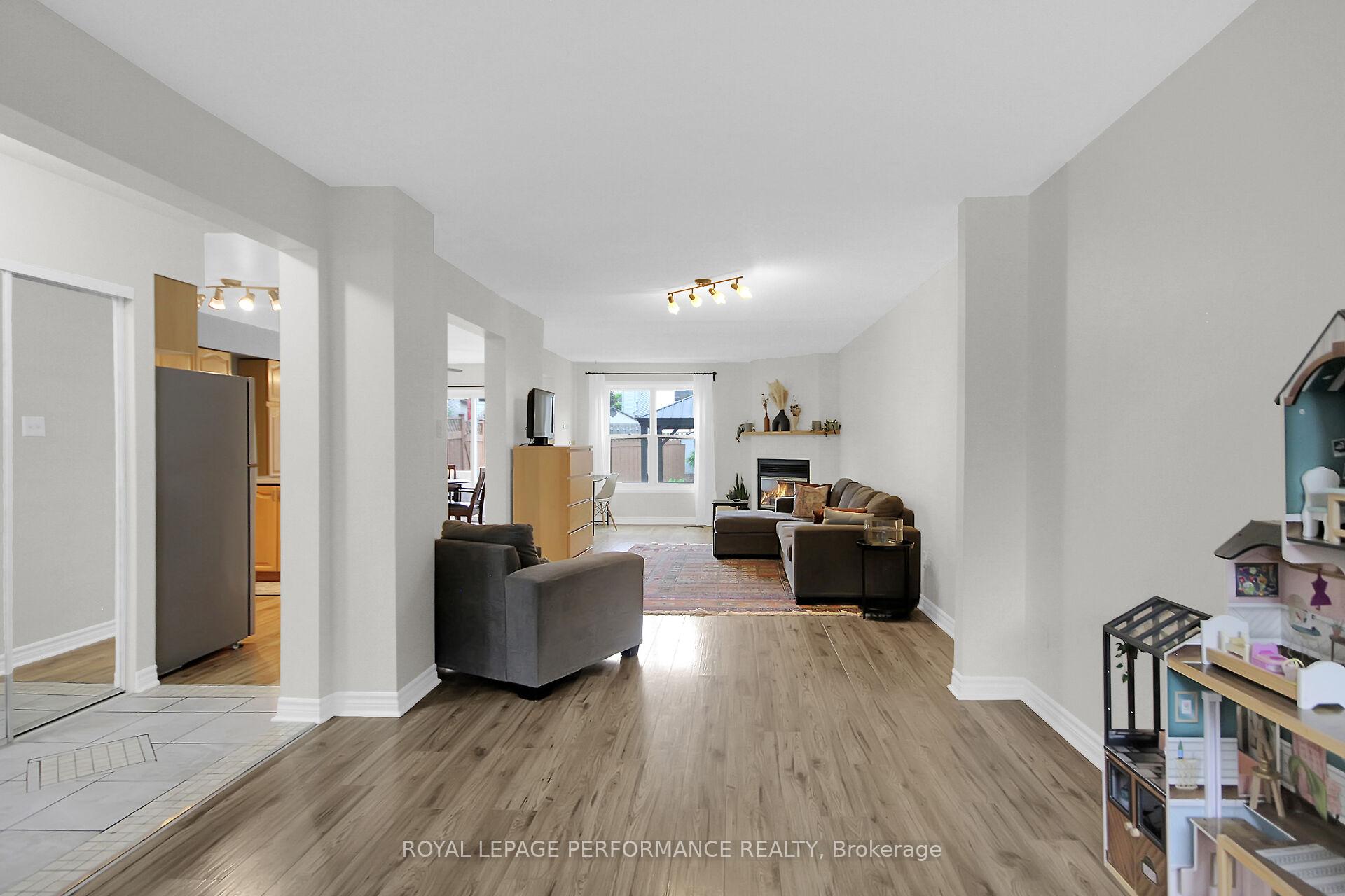 Photo 5 of 24 Ayton Lane, Ottawa, Kanata - Morgan's Grant/South March — HOMEH