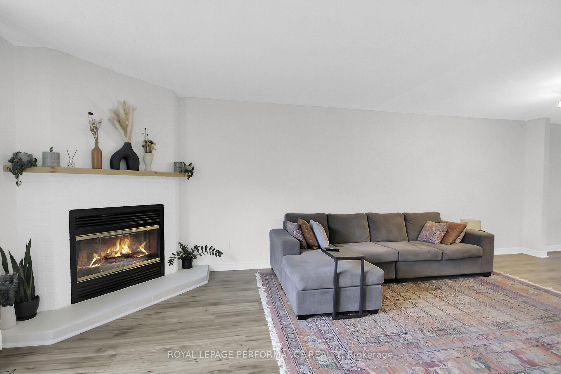 Photo 8 of 24 Ayton Lane, Ottawa, Kanata - Morgan's Grant/South March — HOMEH