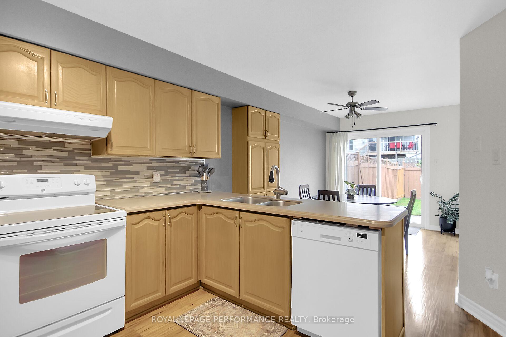 Photo 13 of 24 Ayton Lane, Ottawa, Kanata - Morgan's Grant/South March — HOMEH