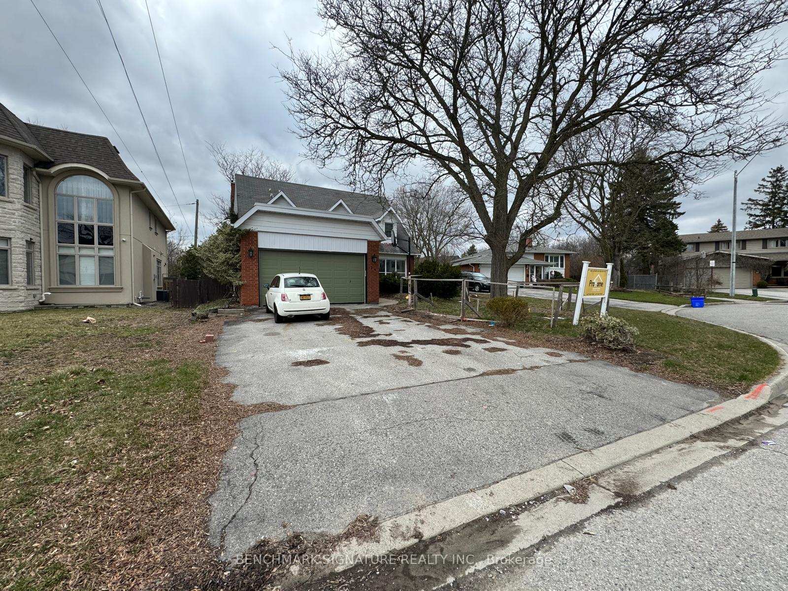 Photo 1 of 24 Emily Carr Street, Markham, Unionville — HOMEH