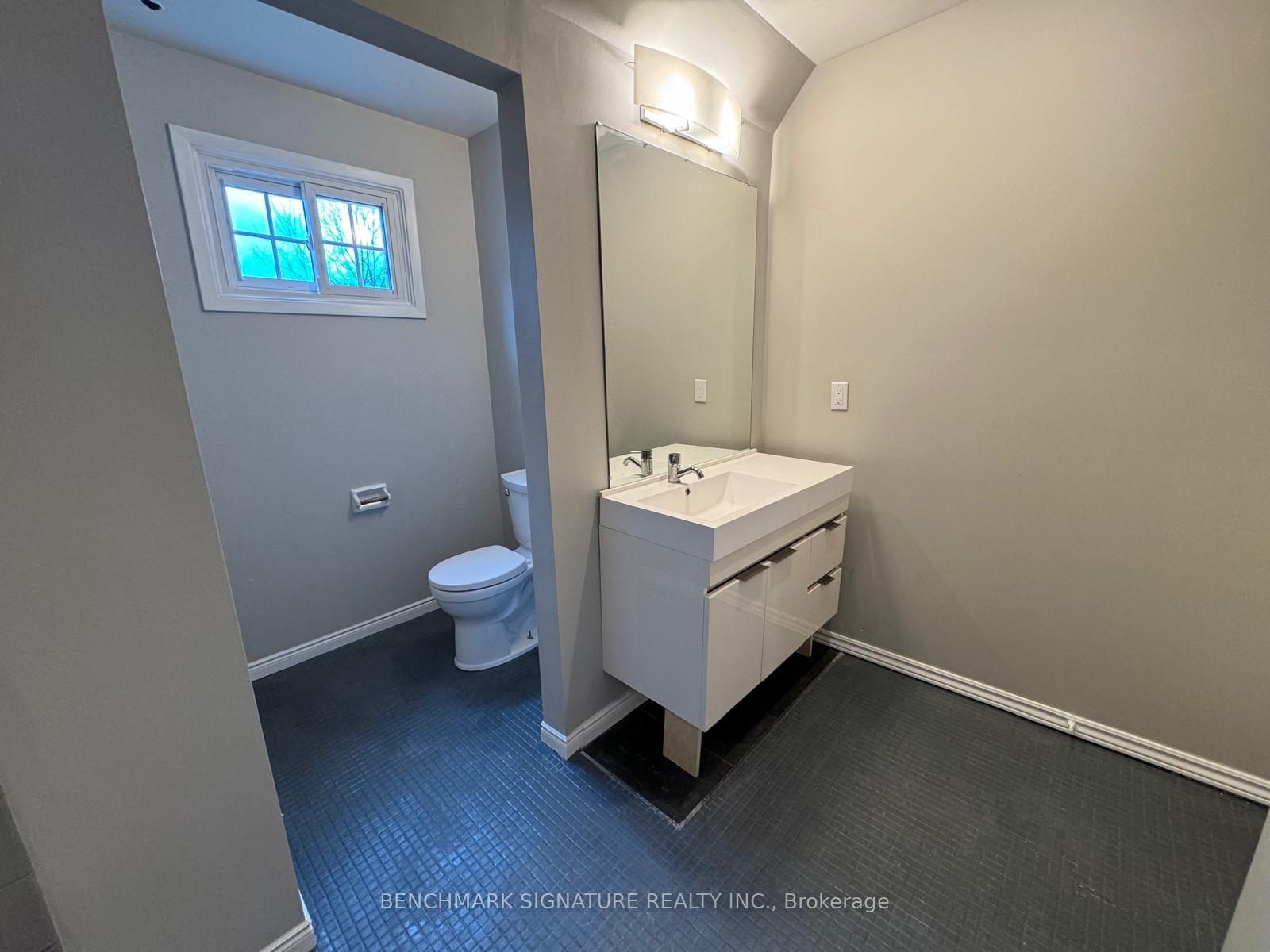 Photo 9 of 24 Emily Carr Street, Markham, Unionville — HOMEH