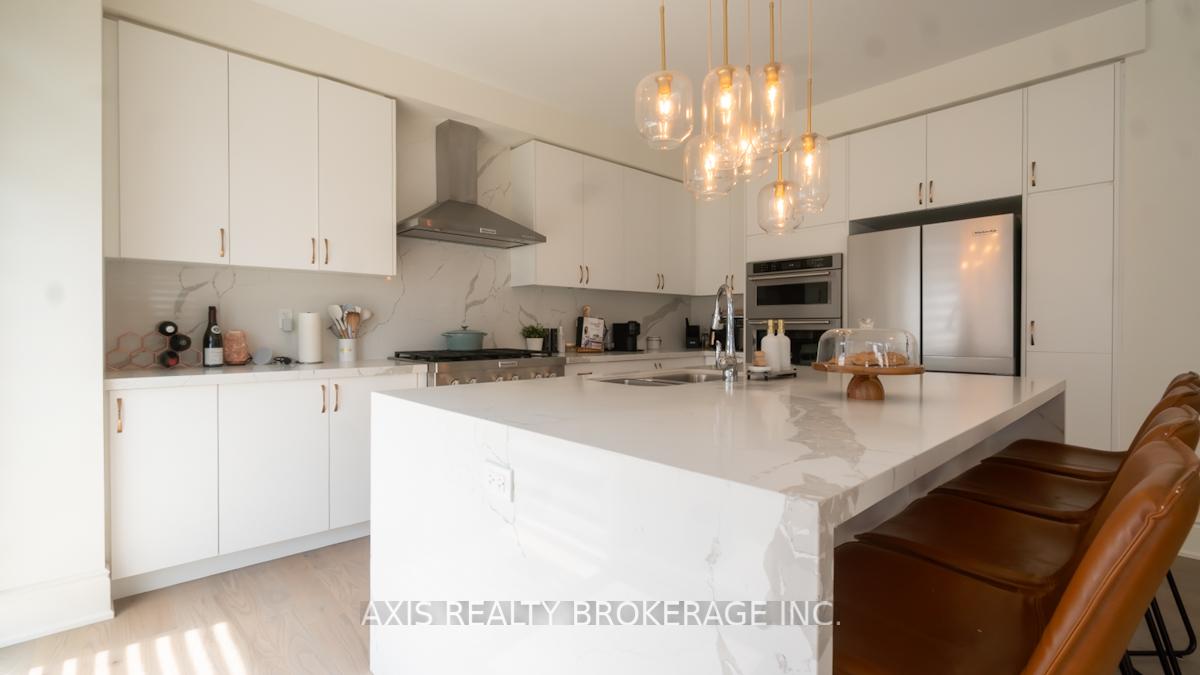 Photo 10 of 53 Holcomb Terrace, Hamilton, Waterdown — HOMEH
