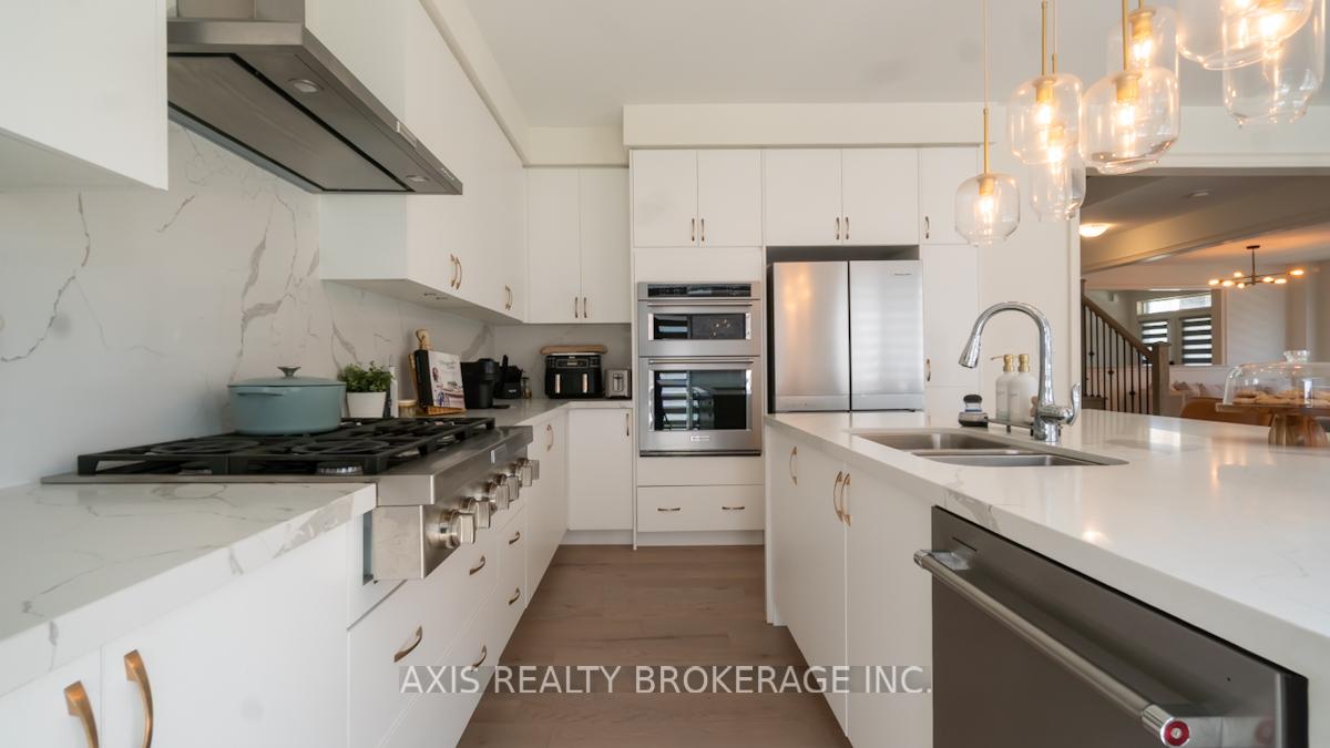 Photo 11 of 53 Holcomb Terrace, Hamilton, Waterdown — HOMEH