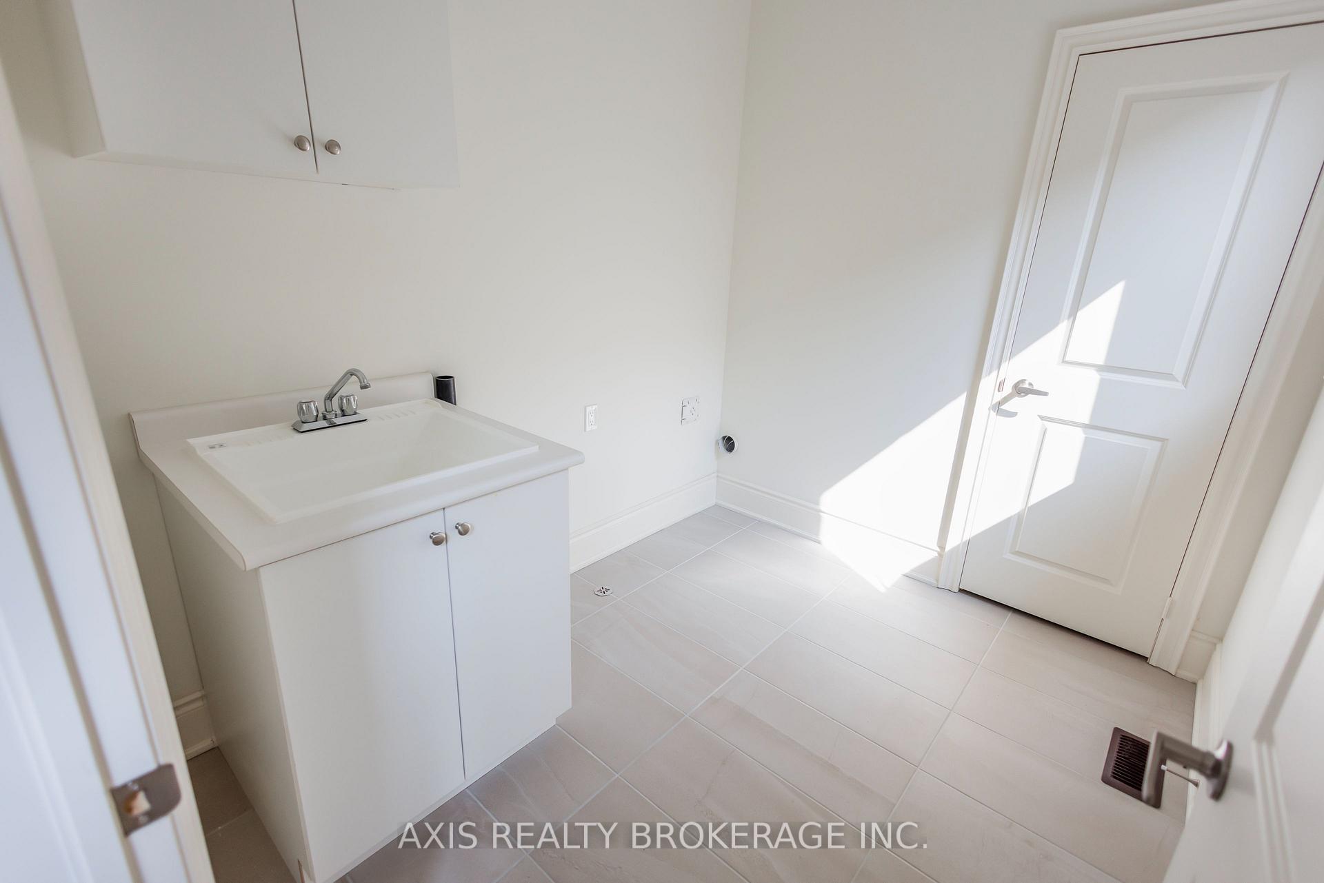 Photo 17 of 53 Holcomb Terrace, Hamilton, Waterdown — HOMEH