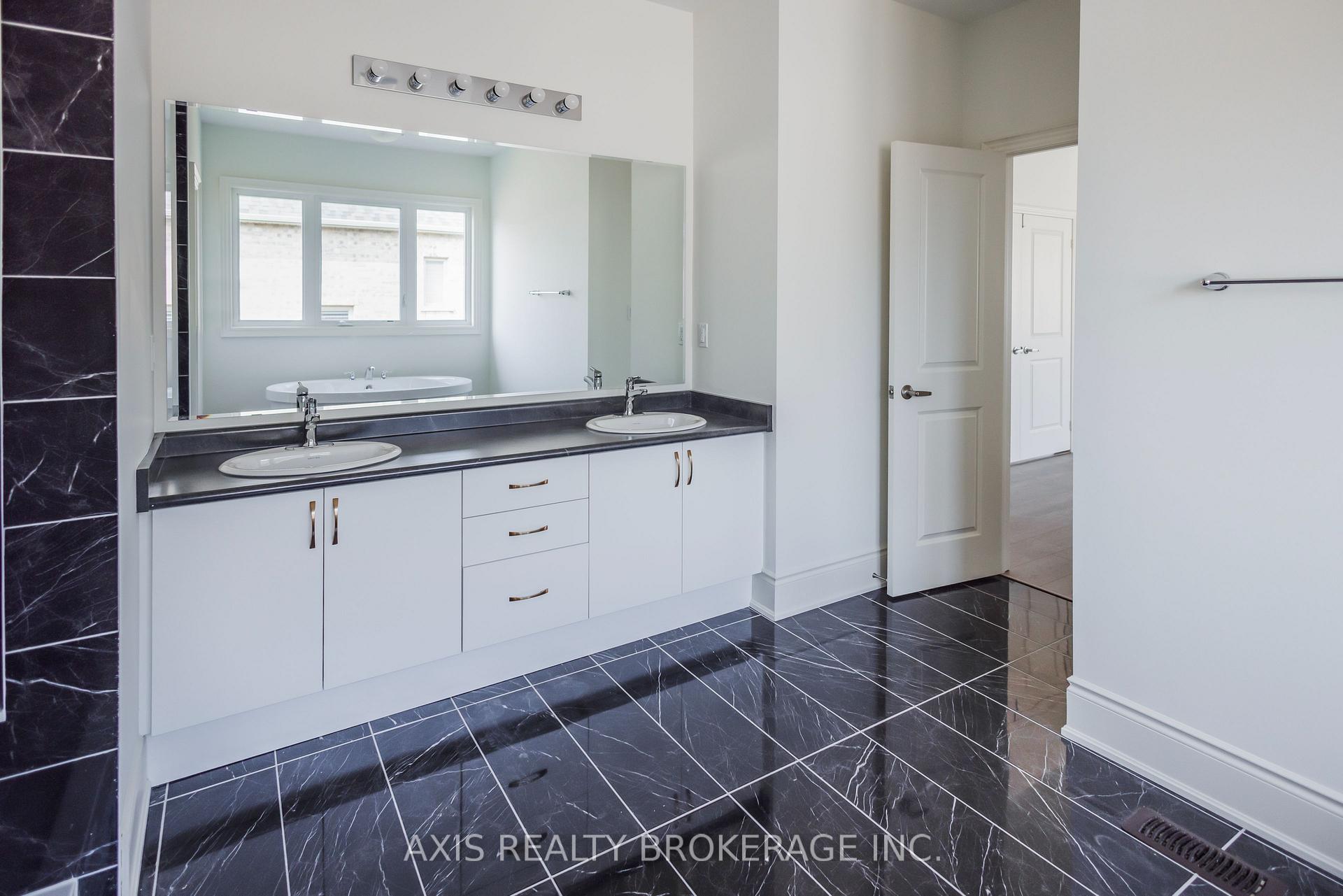 Photo 27 of 53 Holcomb Terrace, Hamilton, Waterdown — HOMEH