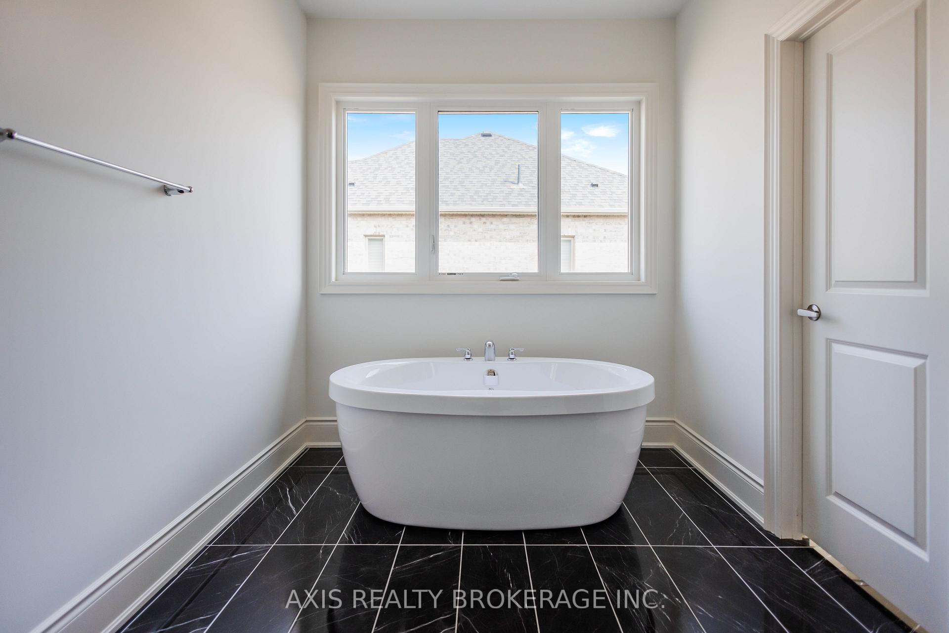 Photo 28 of 53 Holcomb Terrace, Hamilton, Waterdown — HOMEH
