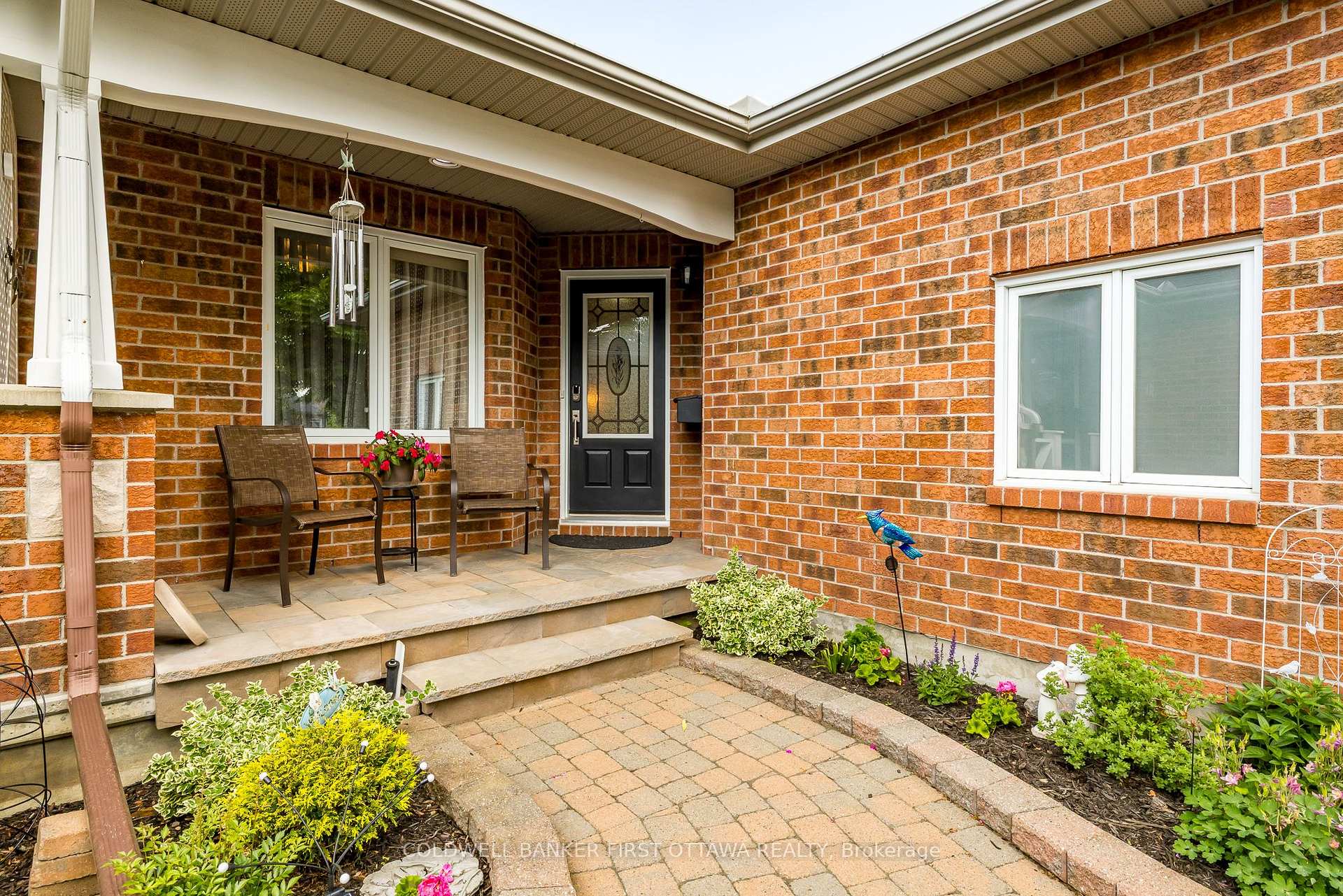 Photo 3 of 29 Peregrine Crescent, Ottawa, Kanata - Bridlewood — HOMEH