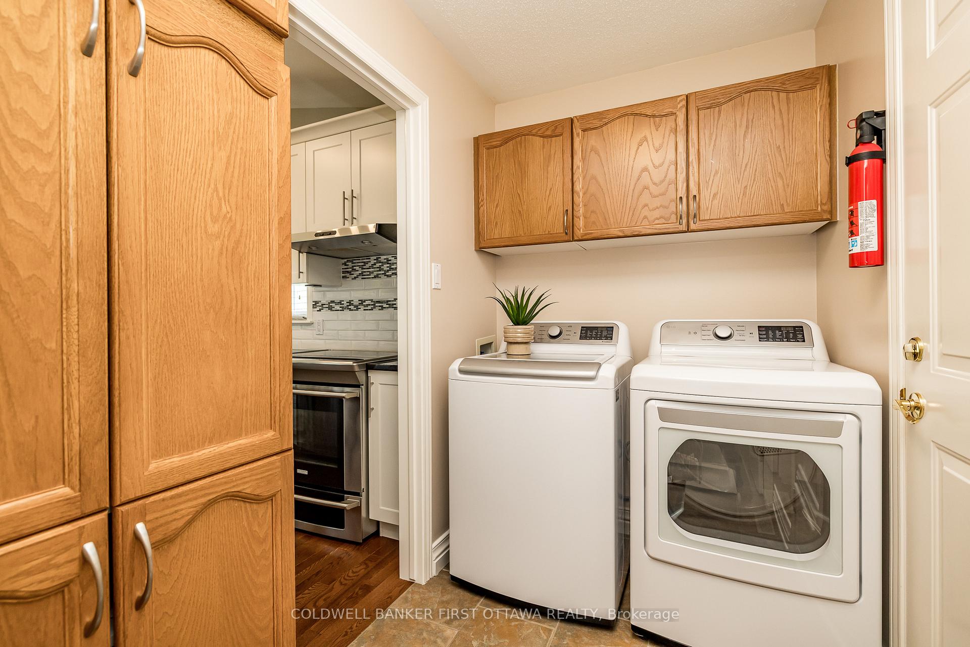 Photo 15 of 29 Peregrine Crescent, Ottawa, Kanata - Bridlewood — HOMEH