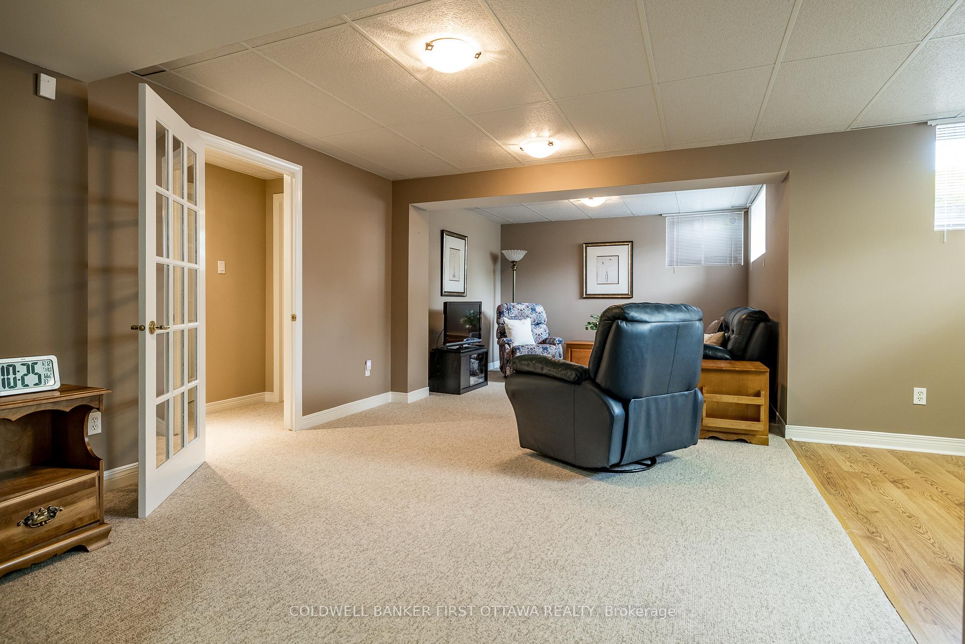 Photo 23 of 29 Peregrine Crescent, Ottawa, Kanata - Bridlewood — HOMEH