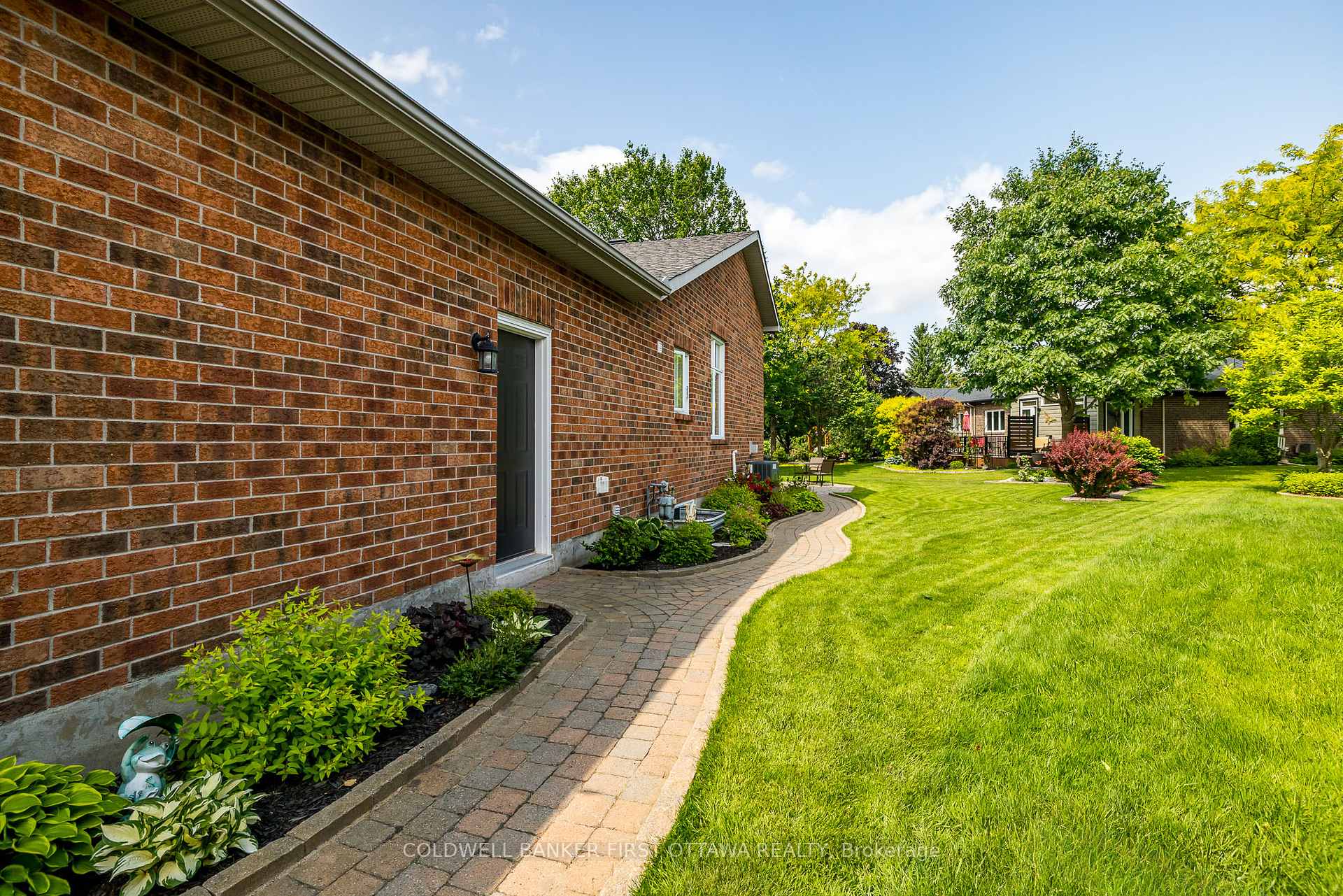 Photo 30 of 29 Peregrine Crescent, Ottawa, Kanata - Bridlewood — HOMEH