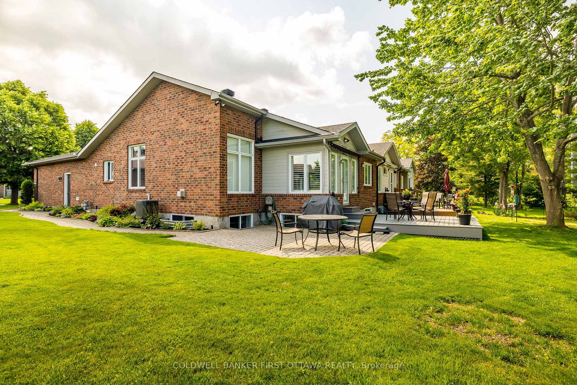 Photo 31 of 29 Peregrine Crescent, Ottawa, Kanata - Bridlewood — HOMEH