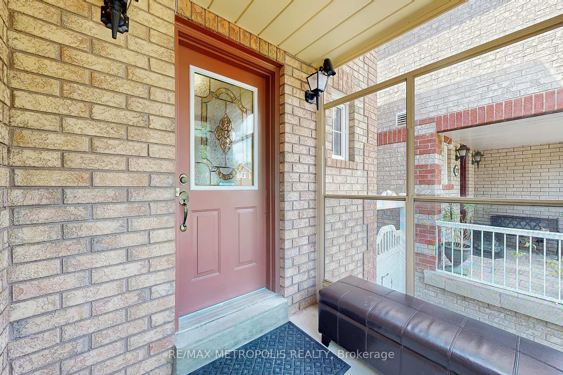 Photo 3 of 175 Roxbury Street, Markham, Rouge River Estates — HOMEH