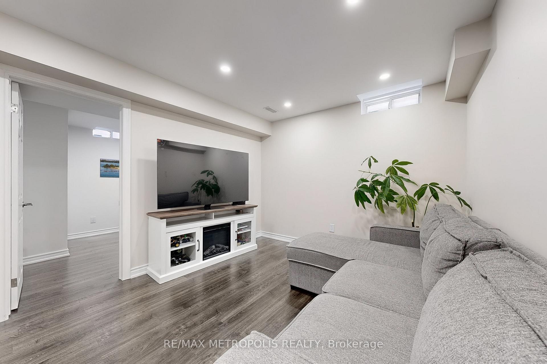 Photo 41 of 175 Roxbury Street, Markham, Rouge River Estates — HOMEH