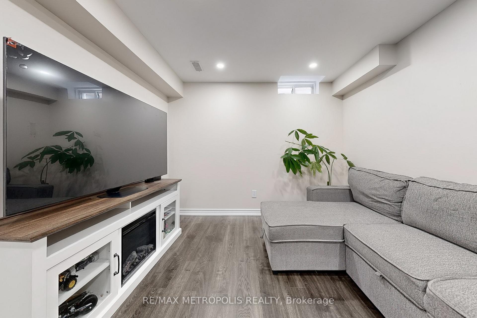 Photo 42 of 175 Roxbury Street, Markham, Rouge River Estates — HOMEH