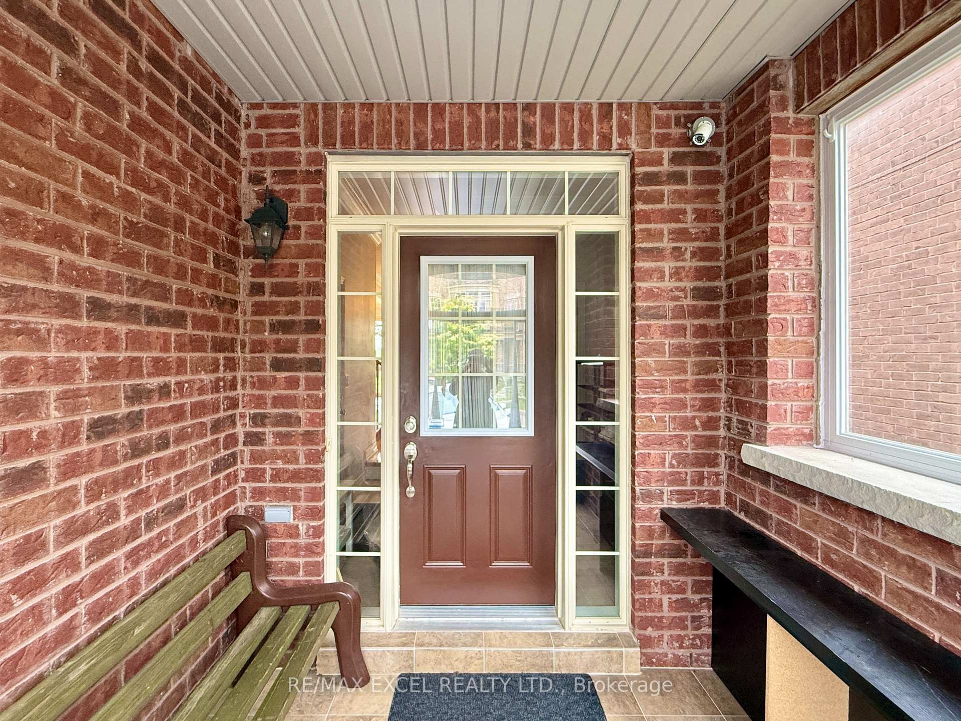 Photo 2 of 22 Valliere Drive, Markham, Berczy — HOMEH