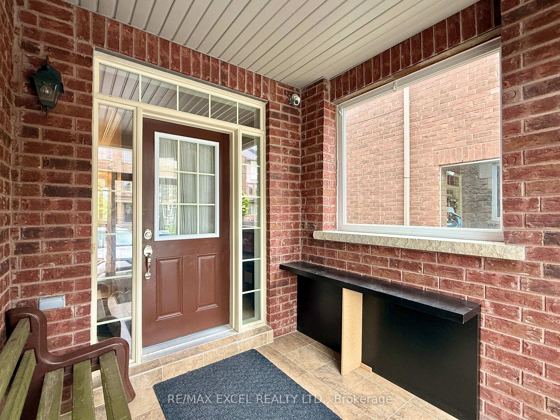 Photo 3 of 22 Valliere Drive, Markham, Berczy — HOMEH