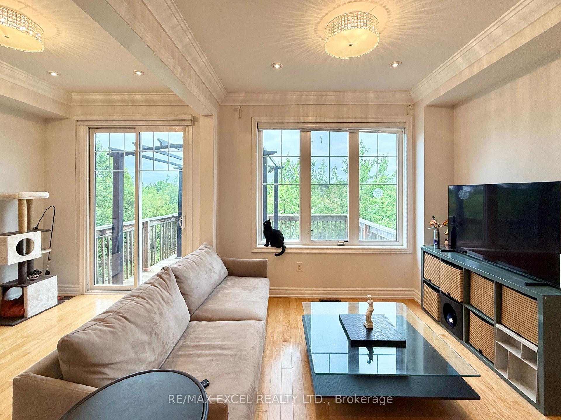 Photo 6 of 22 Valliere Drive, Markham, Berczy — HOMEH
