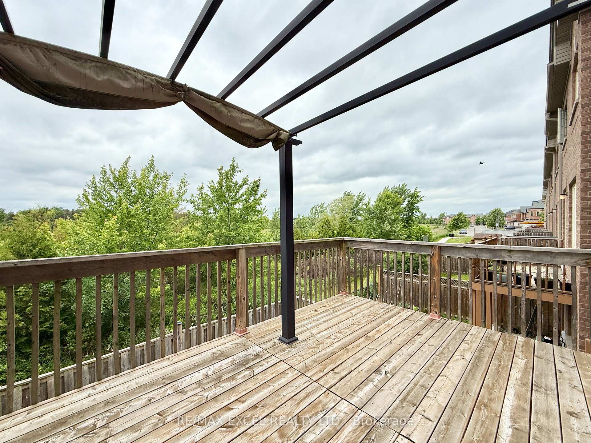 Photo 13 of 22 Valliere Drive, Markham, Berczy — HOMEH
