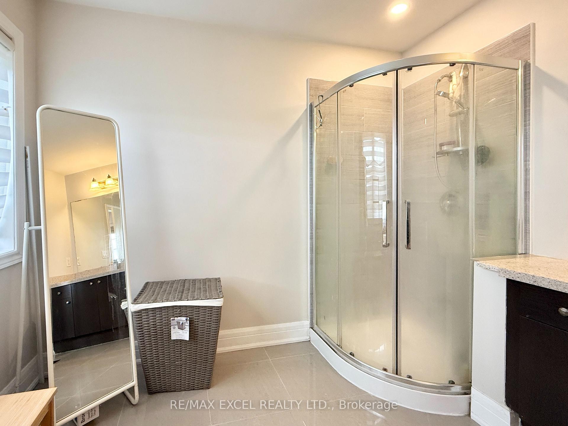 Photo 21 of 22 Valliere Drive, Markham, Berczy — HOMEH