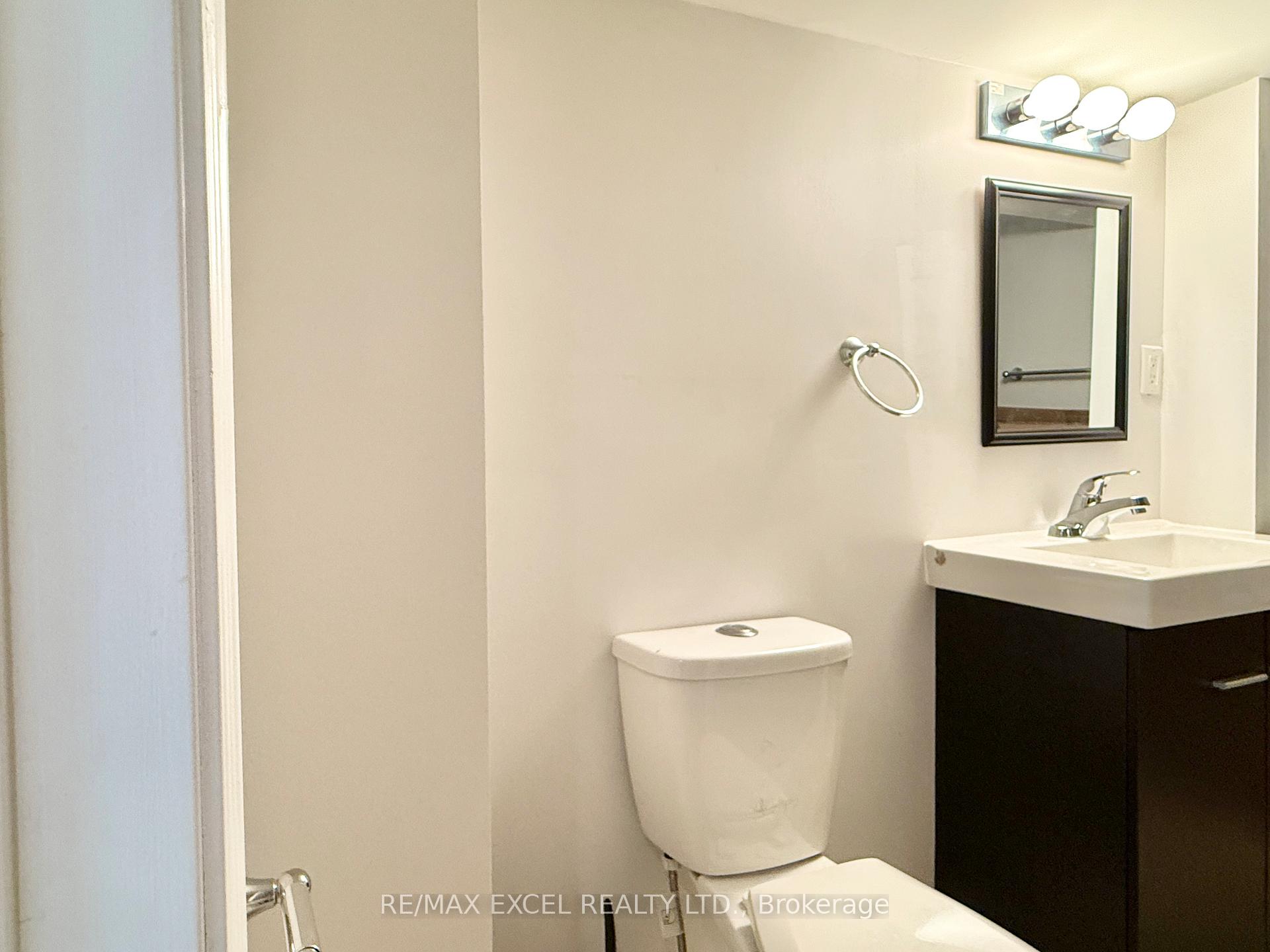 Photo 37 of 22 Valliere Drive, Markham, Berczy — HOMEH