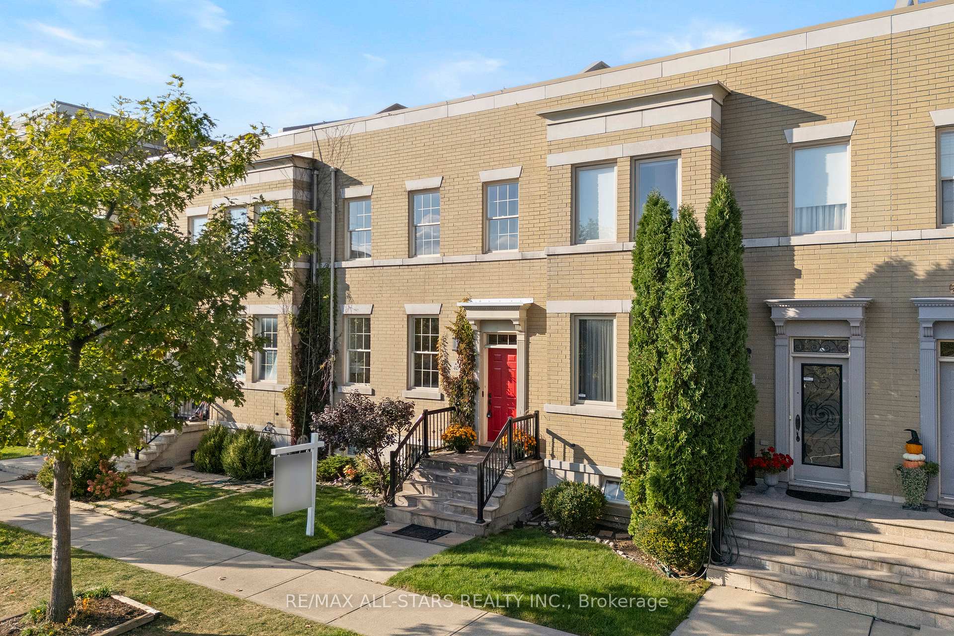 Photo 1 of 40 Betty Roman Boulevard, Markham, Cathedraltown — HOMEH