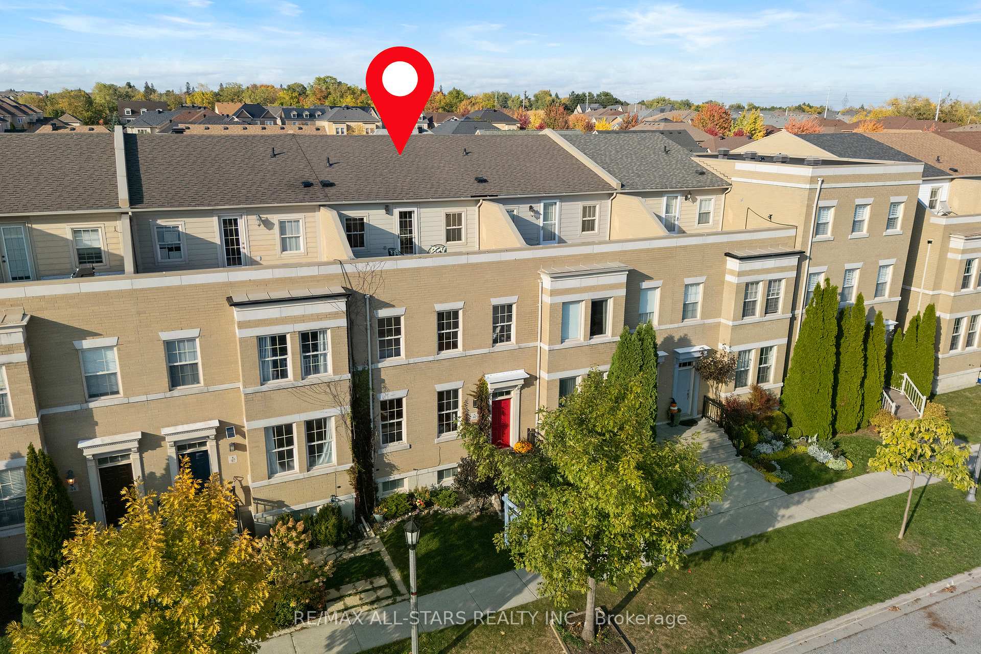 Photo 3 of 40 Betty Roman Boulevard, Markham, Cathedraltown — HOMEH