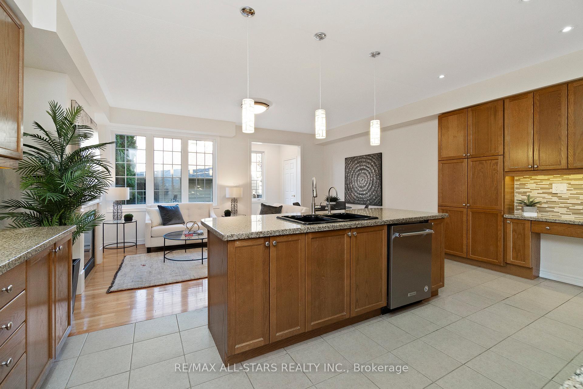 Photo 15 of 40 Betty Roman Boulevard, Markham, Cathedraltown — HOMEH