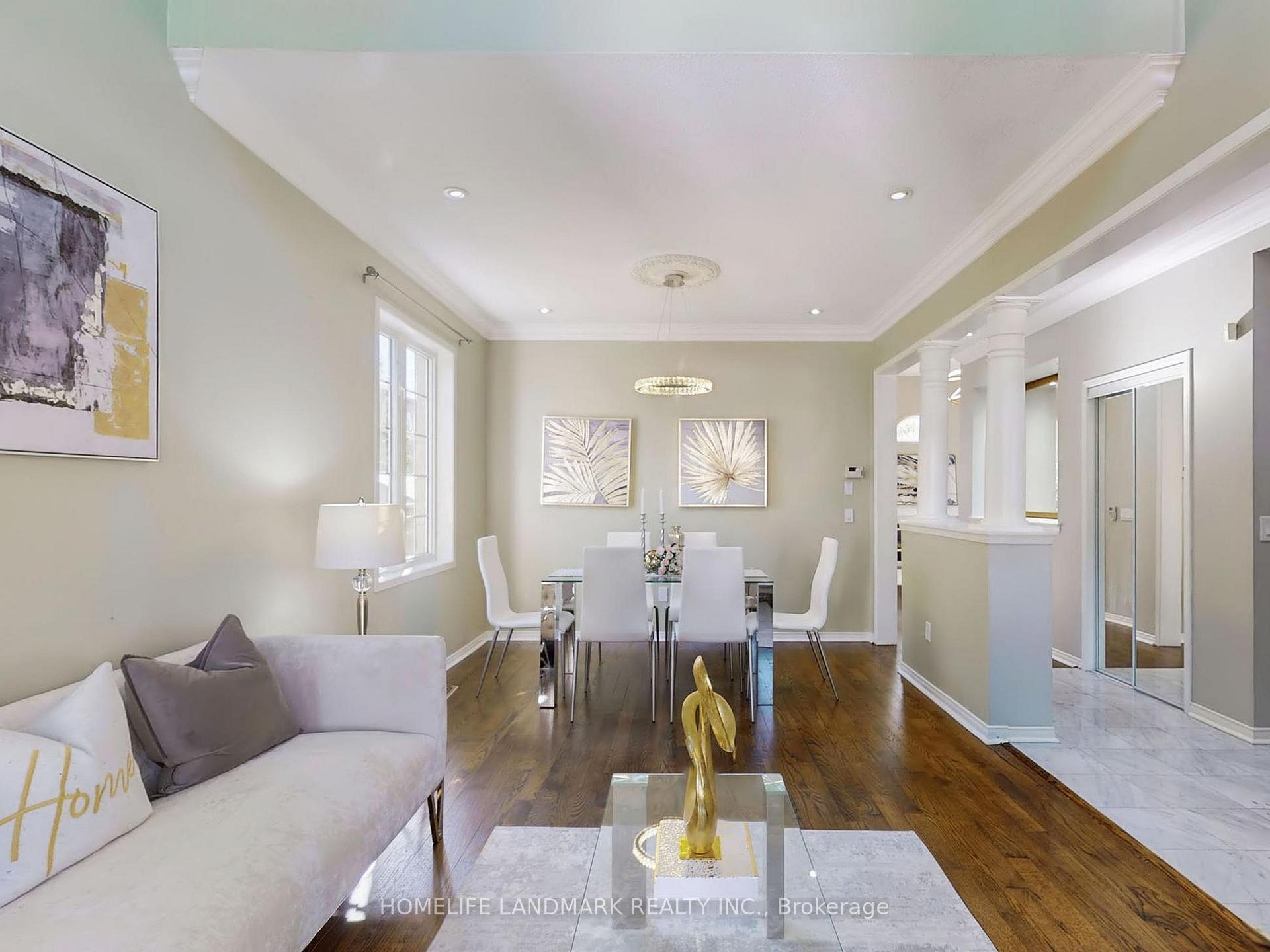 Photo 4 of 40 Belgrave Square, Markham, Berczy — HOMEH